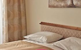 Cozy Apartment Ljubljana With Free Parking And Balcony